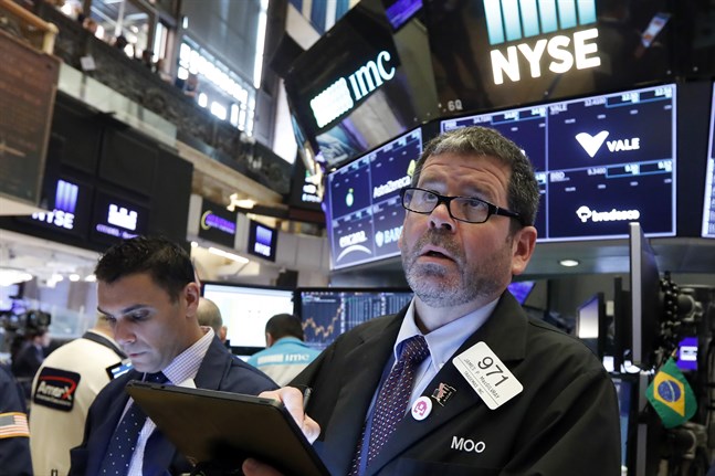 Både plus och minus på Wall Street.