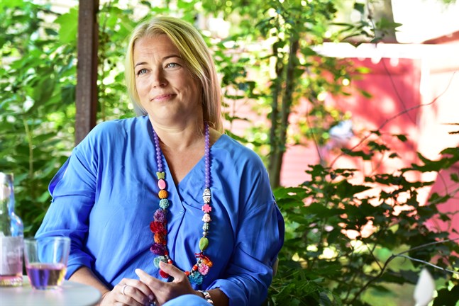 Maria Nystedt låter inte oron över sonens kroniska sjukdom ta över. Däremot har erfarenheten gjort att hon är mån om att försöka leva här och nu.