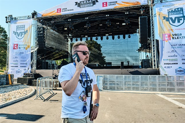 Tommi Mäki fortsätter planera Vasa Festival med tanken att den ska bli av. Evenemanget ordnas först i augusti.