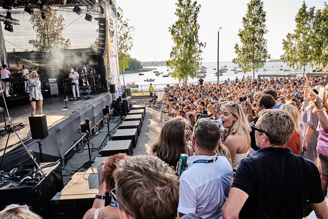 Närmare tusen artister har stått på scenen i Inre hamnen.