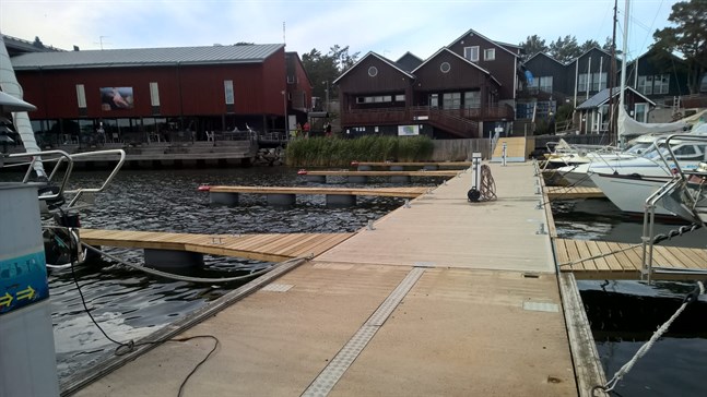 Skärgårdscentrum Korpoström har renoverat och förnyat sina gästbryggor inom projektet Smart Marina.