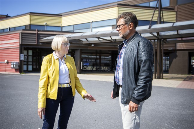 Anita Ismark och Patrick Ragnäs från Pensionärsförbundet.