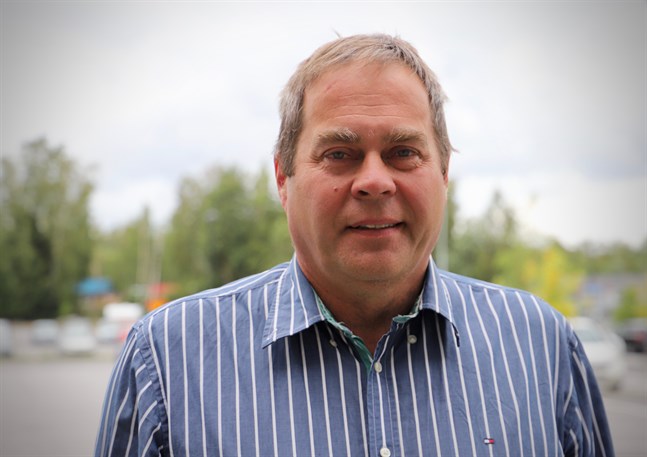 Ingmar Sjöblad är nöjd med att man kan gå vidare med vindkraftsplanerna i Juthskogen. Man kommer att se över lönsamhetsberäkningarna för att se vad det innebär att tre kraftverk ströks.