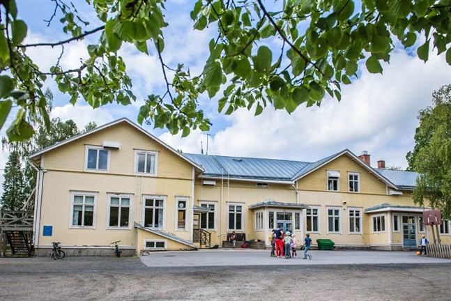 Karleby säljer Rödsö skola på nätauktion.