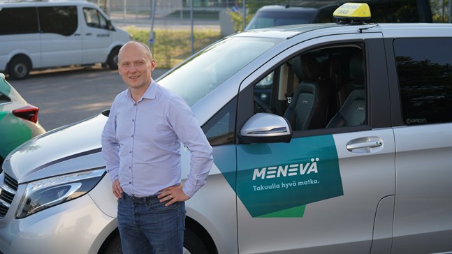 Tuomo Halminen, vd på taxiföretaget Menevä, säger att det vore bra om alla taxiförare körde under något av de företagen som har ett etablerat varumärke.