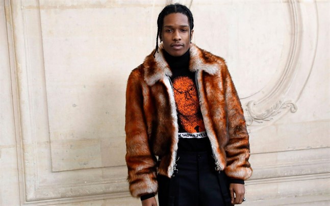 Klockan 15 finsk tid meddelar Stockholms tingsrätt sin dom mot hiphopstjärnan Asap Rocky.