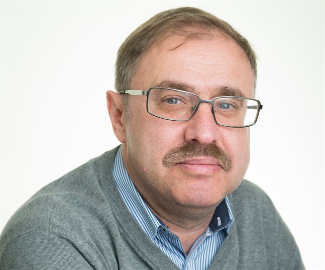 Vladimir Gel'man, professor i rysk politik på Alexanderinstitutet på Helsingfors universitet, säger att Finland har en lång bakgrund som en medlare mellan EU och Ryssland delvis tack vare sin status som ett icke-Nato land.