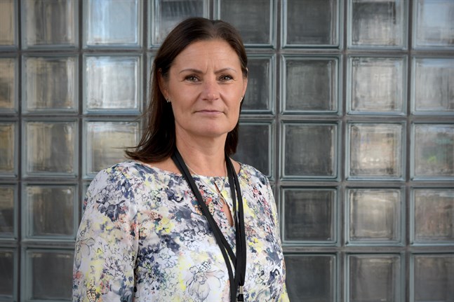 Polisöverinspektör Maria Hoikkala påpekar att männen fortfarande står för två tredjedelar av fortkörningarna, även om kvinnornas fortkörningar har ökat snabbare än medeltalet.