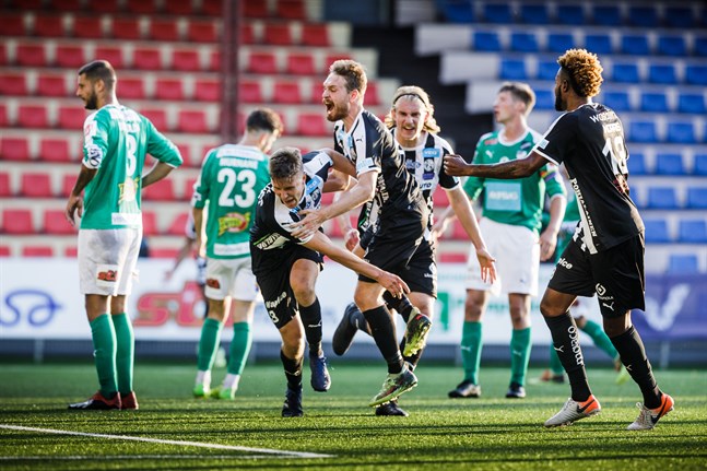 Segervrålet. Jesper Engströms inlägg som Eero-Matti Auvinen nickade in på tilläggstid innebar VPS första seger på över ett år.