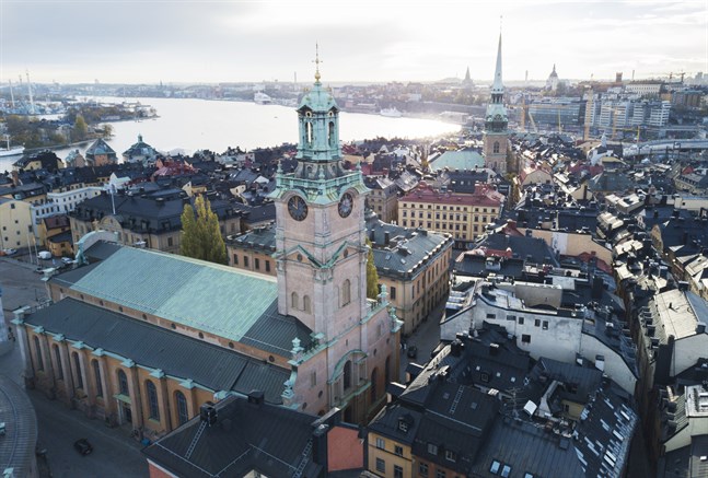 En präst i Stockholms stift utreds av sin församling.