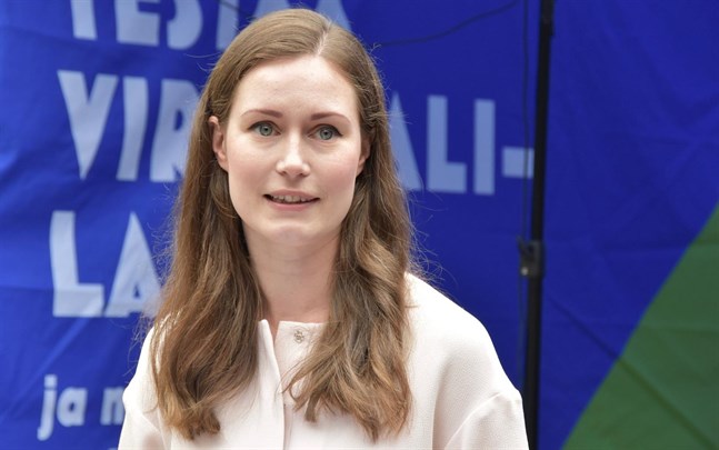 Kommunikationsminister Sanna Marin (SDP) tror att högre produktivitet kan innebära kortare arbetsdagar i framtiden.