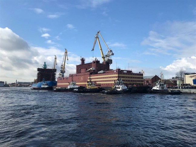 Rosatom har bland annat tillverkat världens enda flytande kärnkraftverk Akademik Lomonosov som lämnade varvet Baltiskij Zavod i S:t Petersburg i fjol.