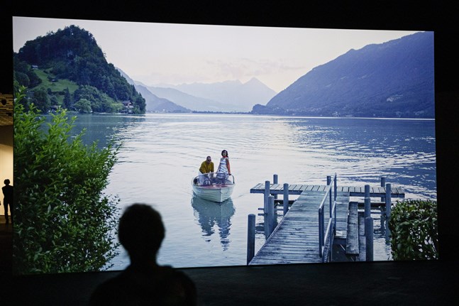 Den isländske konstnären Ragnar Kjartansson premieras med årets Ars Fennica för sitt verk The Boat.