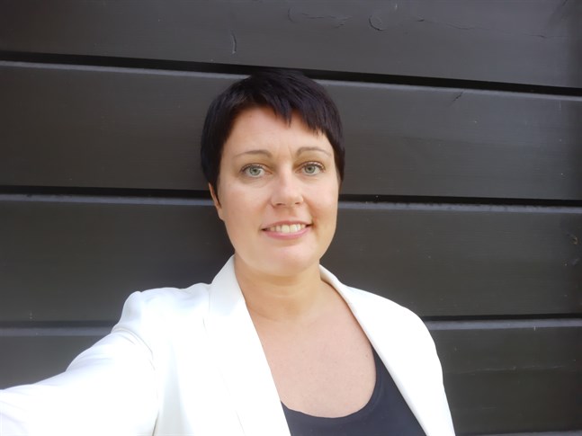 Nykarleby Arbis rektor Heidi Kronqvist, som i två år även fungerat som t.f välfärdschef har begärt avsked från sin tjänst för att jobba på Optima.
