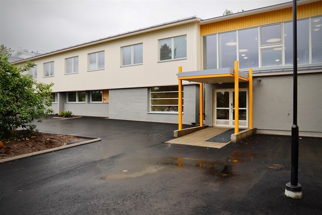Yttermalax skola.