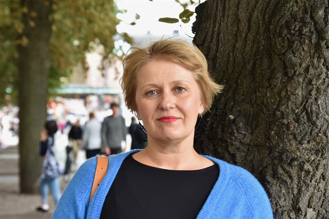 Enligt Sanna Valtonen bryter Finland både mot grundlagen och mot folkrätten genom att utvisa afghanska asylsökande till Kabul.