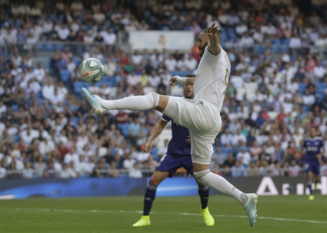 Karim Benzema gjorde Real Madrids mål i 1–1-matchen mot Valladolid på Santiago Bernabeu.