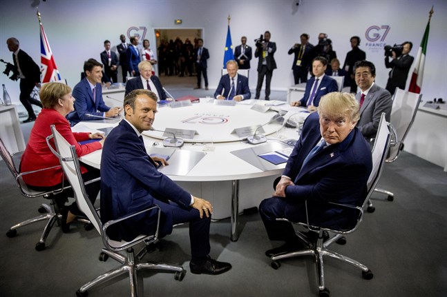 Den franska presidenten Emmanuel Macron (till vänster) och den amerikanska presidenten Donald Trump (till höger) är två av de ledare som deltar vid G7-mötet i franska Biarritz.