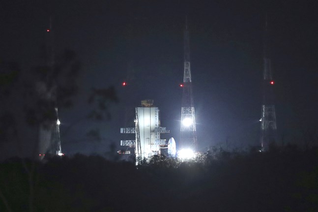 Chandrayaan-2 och bärraket på uppskjutningsplattformen den 15 juli. Arkivbild.