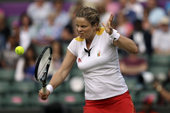 Kim Clijsters gör comeback på tennisbanan.