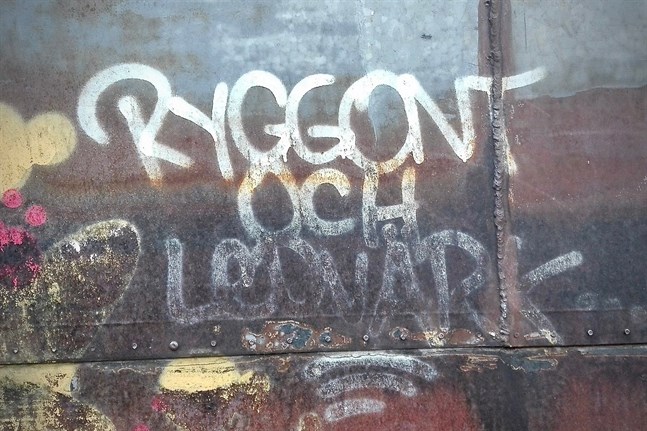 Ryggont är en så vanlig åkomma att det till och med finns som graffiti.