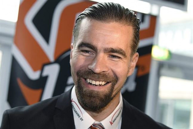 Jussi Ahokas säger att KooKoo måste vara ett skridskostarkt lag. Hemmahallen i Kouvola har den största isytan i FM-ligan.