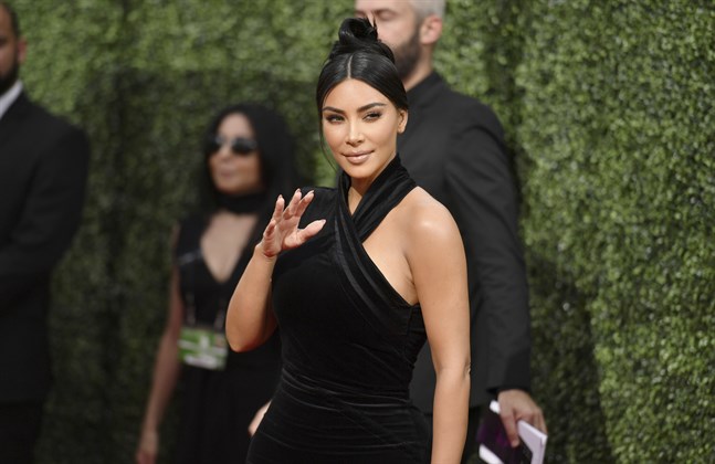 Kim Kardashian-West har talat ut om att hon lider av den kroniska autoimmuna sjukdomen systemisk lupus erythematosus (SLE).