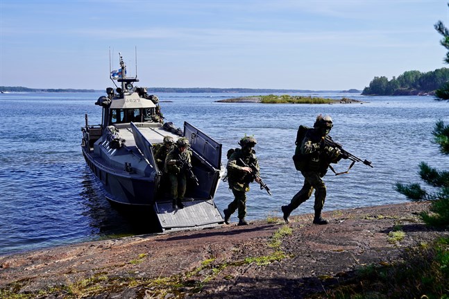 Kustjägare vid Nylands brigad ska bli utvärderade enligt Natos NEL2-evaluering.