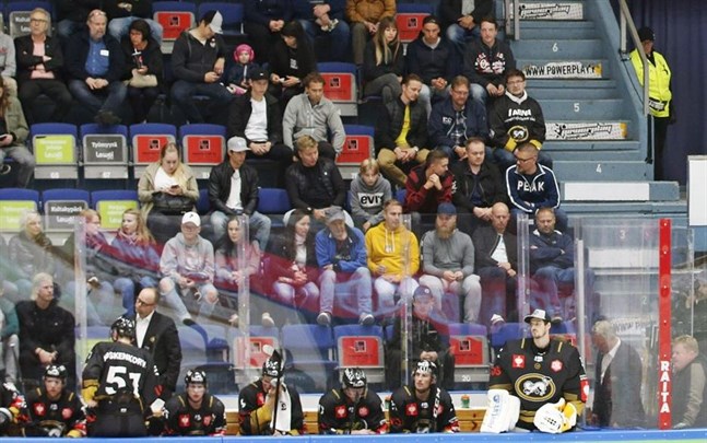 Kärpäts hemmais finns i Raksila-arenan i Uleåborg.