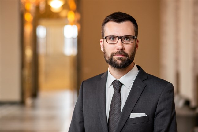 Johan Kvarnström vill att Finland ska bli föregångsland när det kommer till minskningen av mikroplaster.