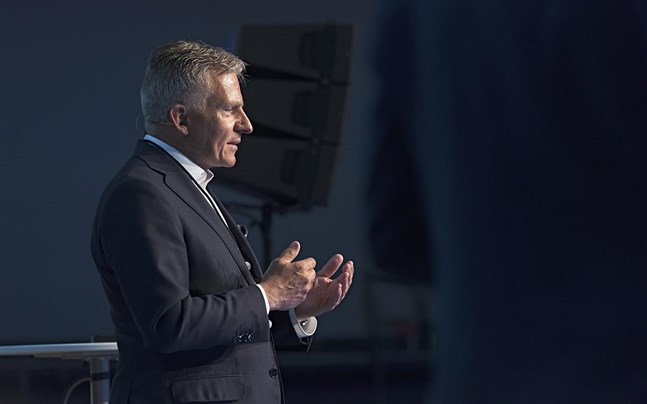 Koncernchefen Jaakko Eskola säger att Wärtsilä har hundratals projekt, men de som nu misslyckats är relativt stora.