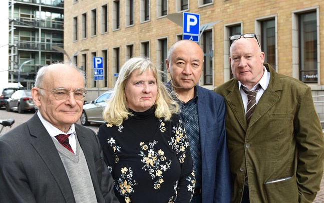 David Matas, Marja Heinonen-Guzejev, Enver Tohti och Ethan Gutmann påtalade den illegala organhandeln i Kina i samband med ett seminarium i Helsingfors.