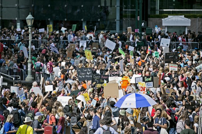 Skolungdomar på Foley square i New York inför fredagens klimatdemonstration, som arrangerades av Fridays for future.