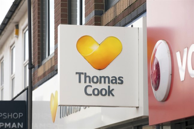 Ett av världens största resebolag, brittiska Thomas Cook, meddelade tidigt på måndag morgon om sin konkurs.