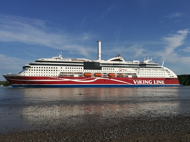 Viking Lines passagerarfartyg Viking Grace är en av färjorna på rutten Åbo-Stockholm som kommer att förses med kommunikationssystemet Sea Traffic Management nästa år.