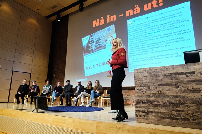ÖT uppmärksammade vid flera tillfällen välbefinnande och psykisk ohälsa under 2019. Här om skolmiljön med Frida Boisen vid Academill i Vasa.