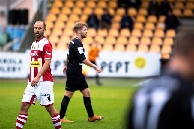 David Carlsson i GBK och Anton Sandlin i JBK.