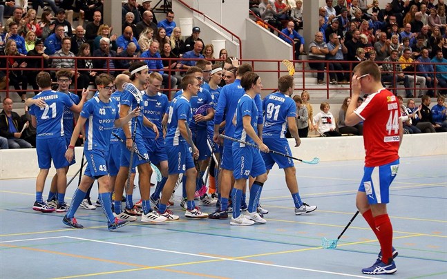 Det blev rena rama målfesten direkt för Blue Fox i derbyt mot SPV 2.