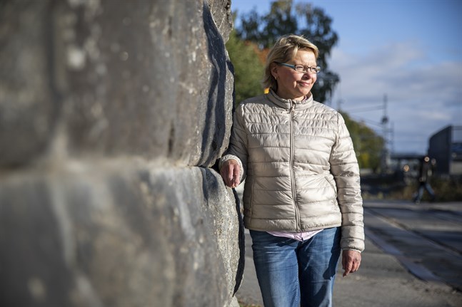 Gunilla Björkqvist forskar i krigstrauman hos irakiska flyktingar och finländska krigsveteraner.