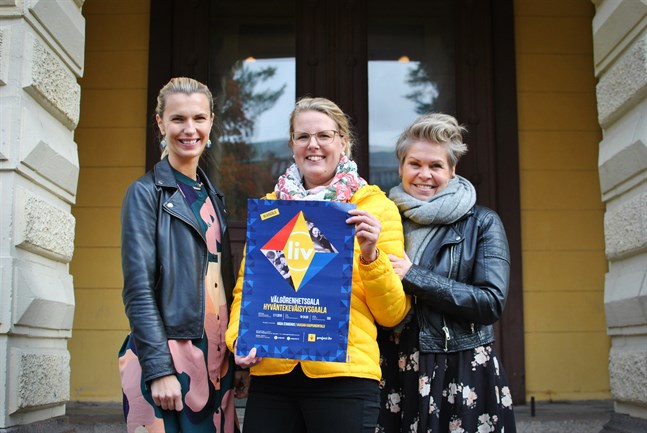 Project Liv ordnar välgörenhetsgala på lördag. Linn Jung, Susanna Back och Nina Brännkärr-Friberg hör till arrangörerna.