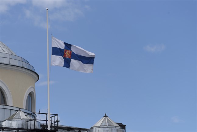 Inrikesministeriet ber hela Finland flagga på halv stång med anledning av skolattacken.