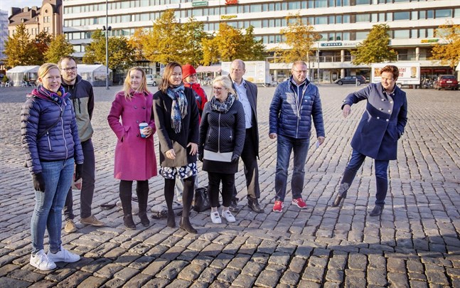 Den nya satsningen är ett samarbete mellan Vasa stad, Visit Vasa, Vasek och Kultur-Österbotten. Organisationerna representeras här av Tiina Salonen, Ilkka Nyqvist, Leena Forsén, Marie Sjölind, Carola Harmaakivi, Mari Katteus, Stefan Råholm, Max Jansson och Laila Schauman.