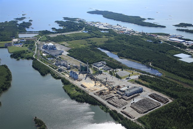 Metsä Board fabrik i Kaskö i ett flygfoto från 2018.