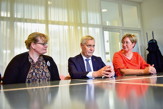 Lantrådet Katrin Sjögren (Lib) och vice lantrådet Camilla Gunell (S) bedyrade att de var var väldigt nöjda med statsminister Antti Rinnes (SDP) besök till Åland.