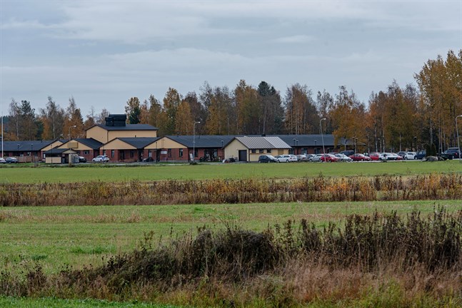 Här, invid Pedersheim, ska den nya Bennäs-Östensö skola placeras. Det beslöt fullmäktige på måndagsmorgonen.