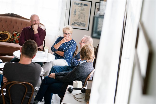 Det närmar sig urpremiär för den nyskrivna pjäsen "Steinbackan", som sätts upp i Kulturhuset Scala i Nykarleby.