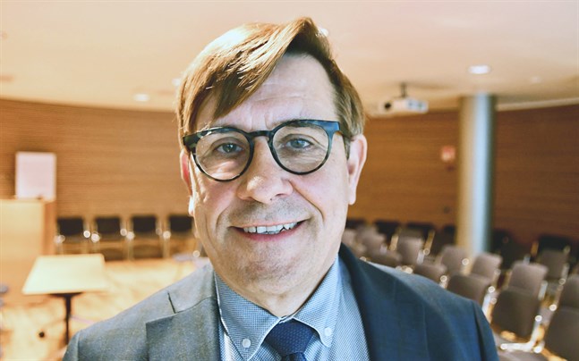 Kaj Suomela, landskapsdirektör vid Österbottens förbund, är glad över de nya projektbolagen eftersom de möjliggör EU-finansiering till järnvägsprojekten. – För att få pengar till infrastrukturprojekt behövs en plan, och den biten faller nu på plats.