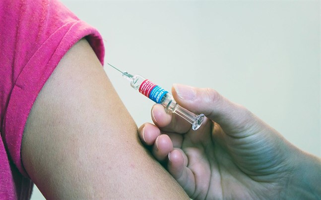 Från och med i höst erbjuds också pojkar HPV-vaccinet.