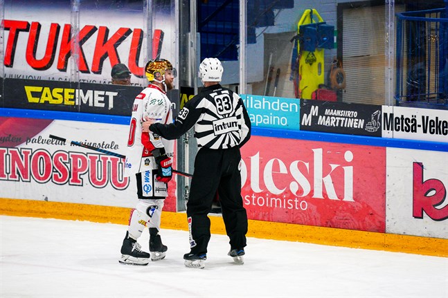 När Roope Talaja visades ut till omklädningsrummet i tredje perioden innebar det Sports tredje matchstraff i S:t Michel.