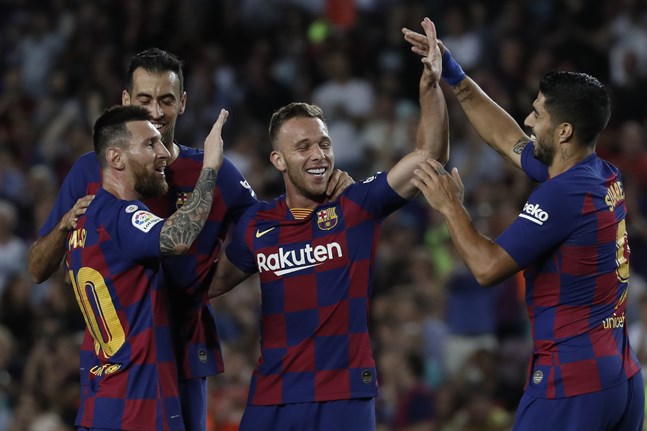 Barcelonas fotbollsstjärnor åker buss till matchen mot Eibar. Arkivbild.
